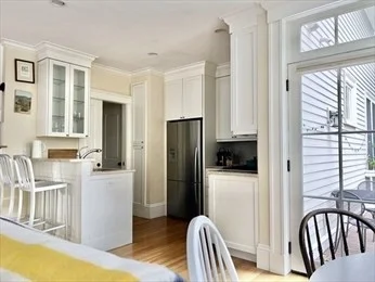 45 Magazine St, Cambridgeport