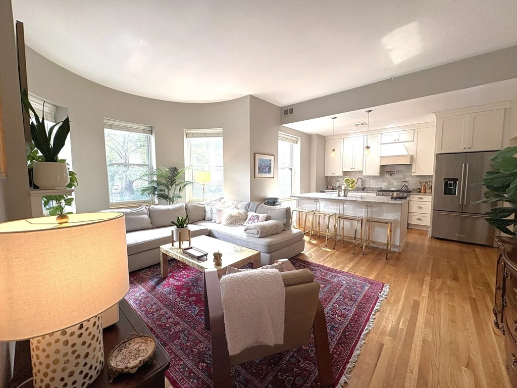 12 Cumberland St, Back Bay