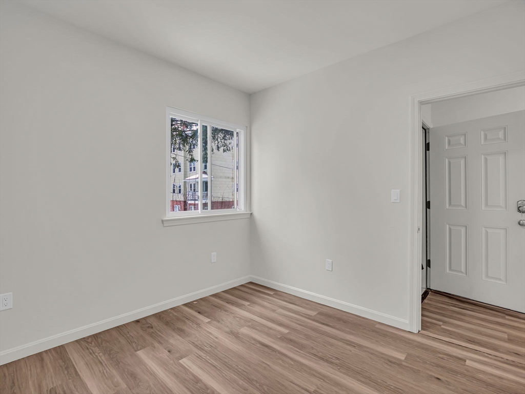 12 Alpine St, Worcester