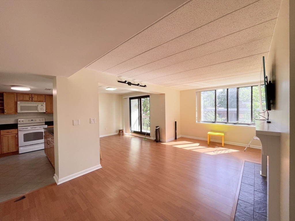 85 Brainerd Rd, Brighton