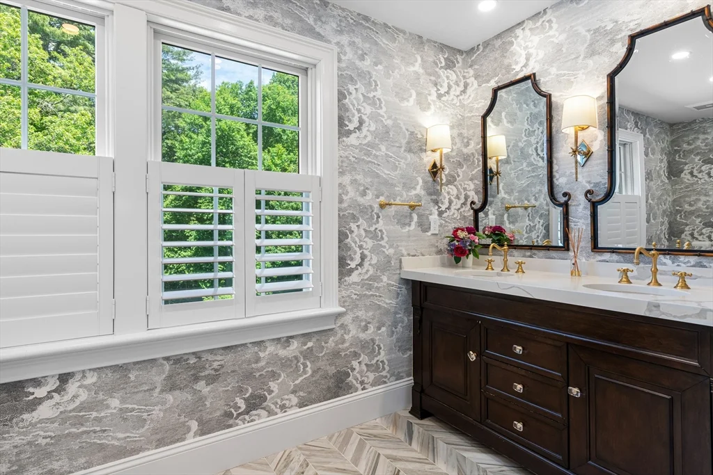 227 Rice Rd, Cochituate