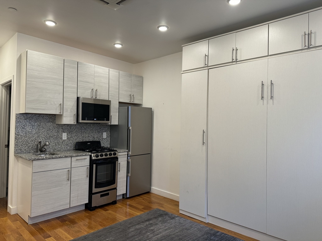 16 Fifth St, Chelsea