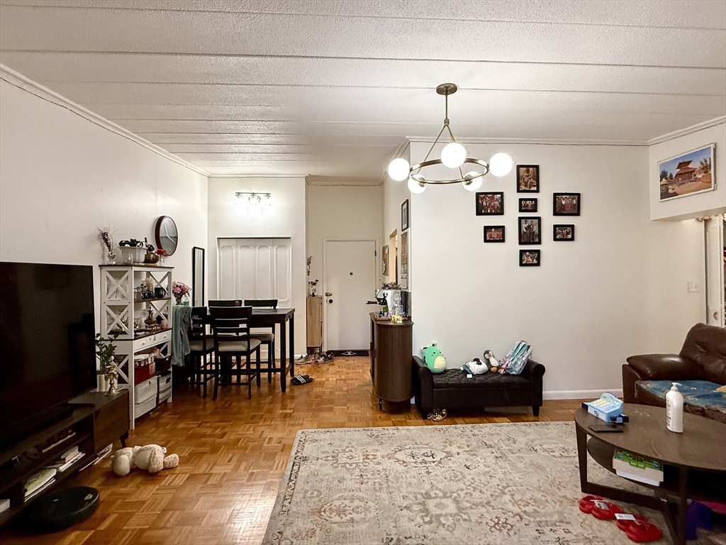 300 Tremont St, Newton