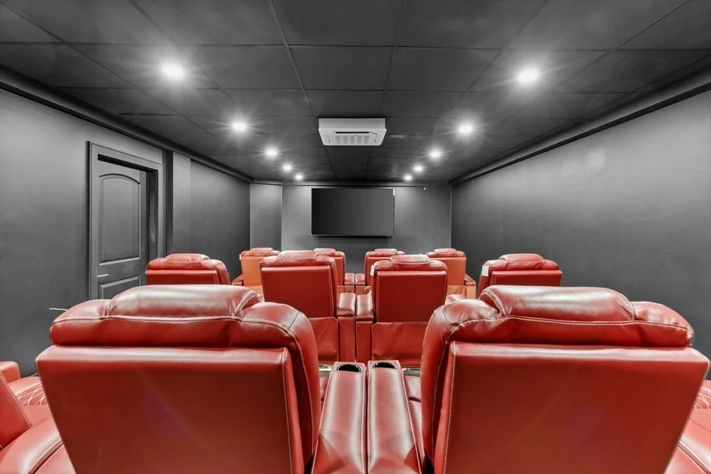 58 Chestnut St, Lynnfield