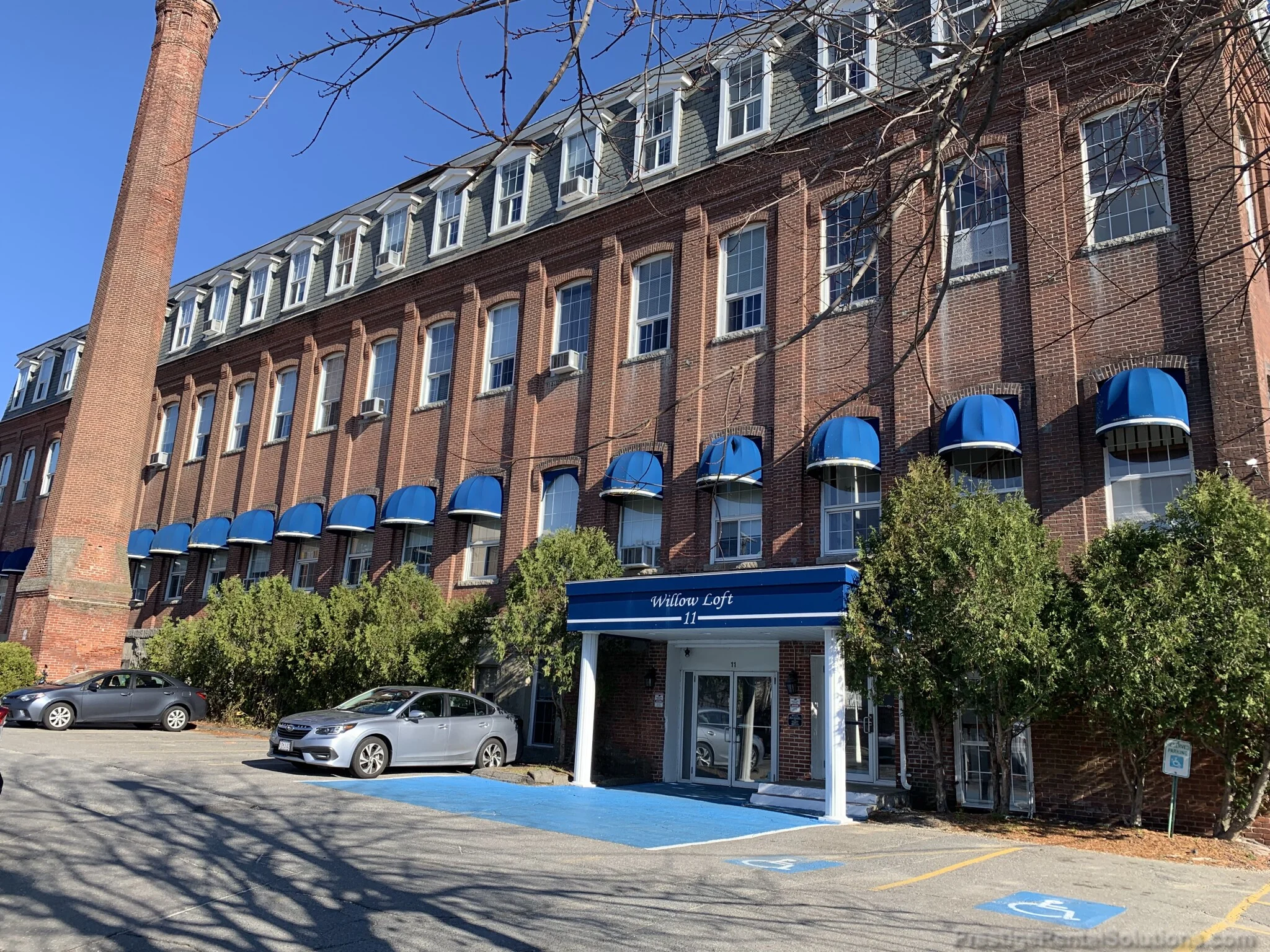 11 Willow St, Fitchburg