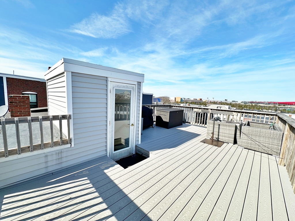 520 Sumner St, East Boston