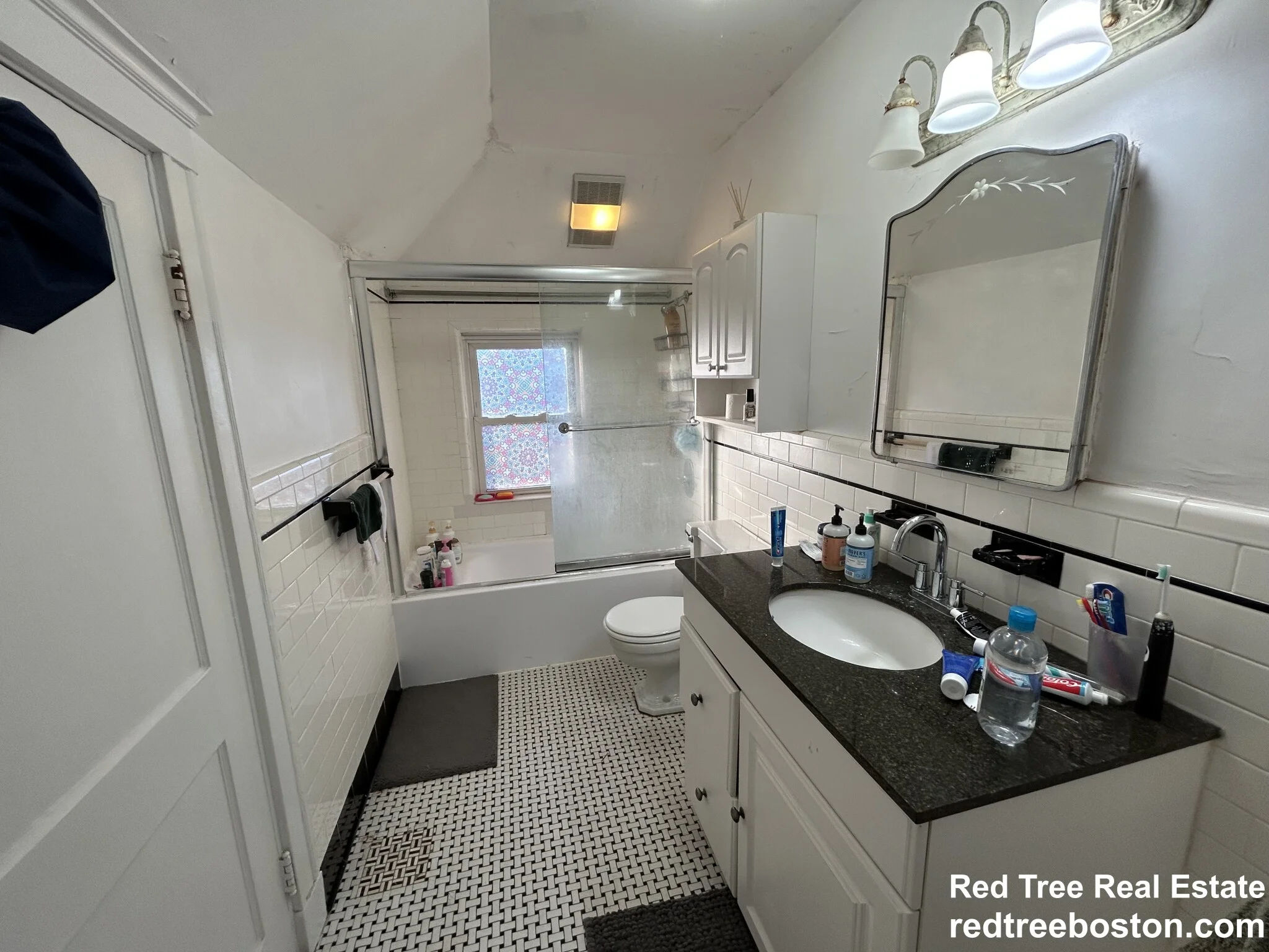 235 Commonwealth Ave, Chestnut Hill