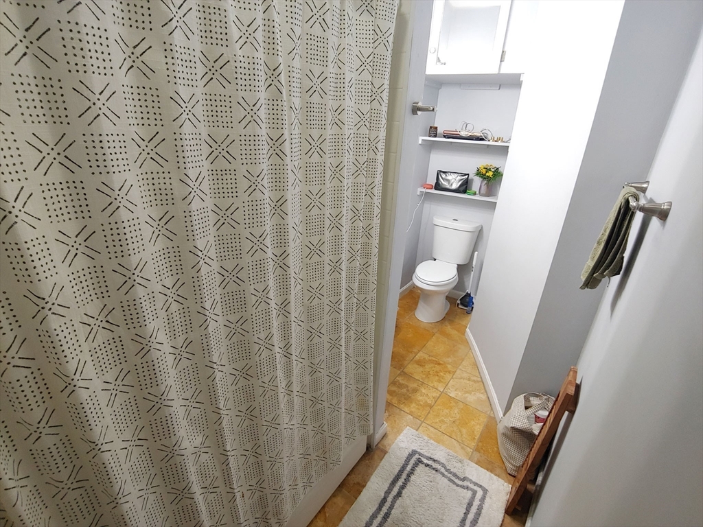 61 West Cedar St, Beacon Hill