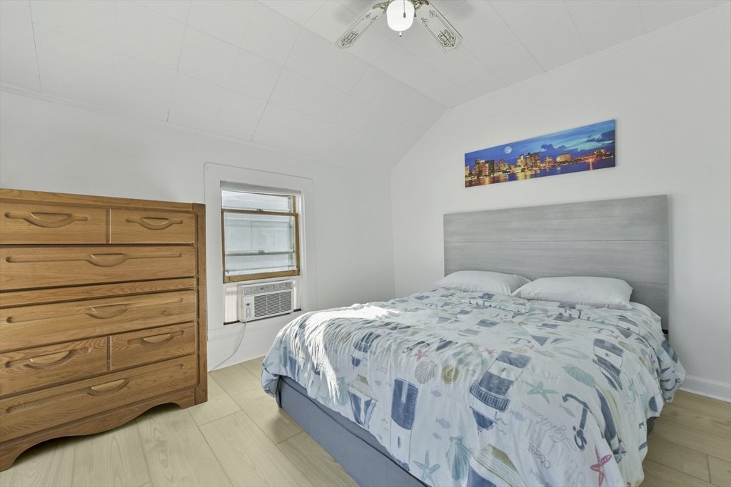 23 Tafts Ave, Winthrop