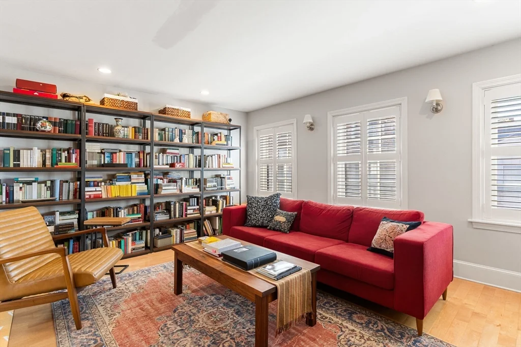 50 S Russell St, Beacon Hill