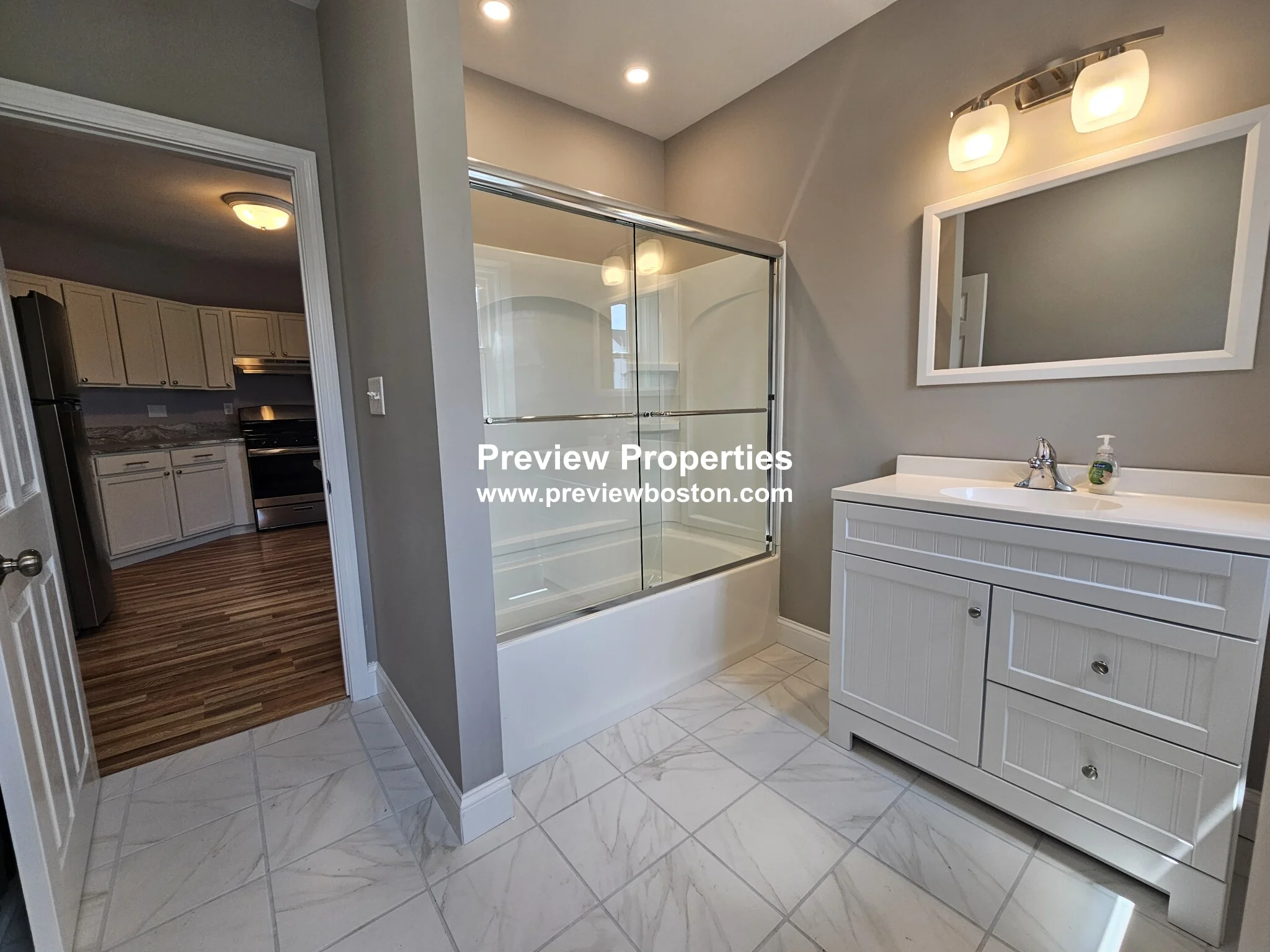 33 Linden St, Everett