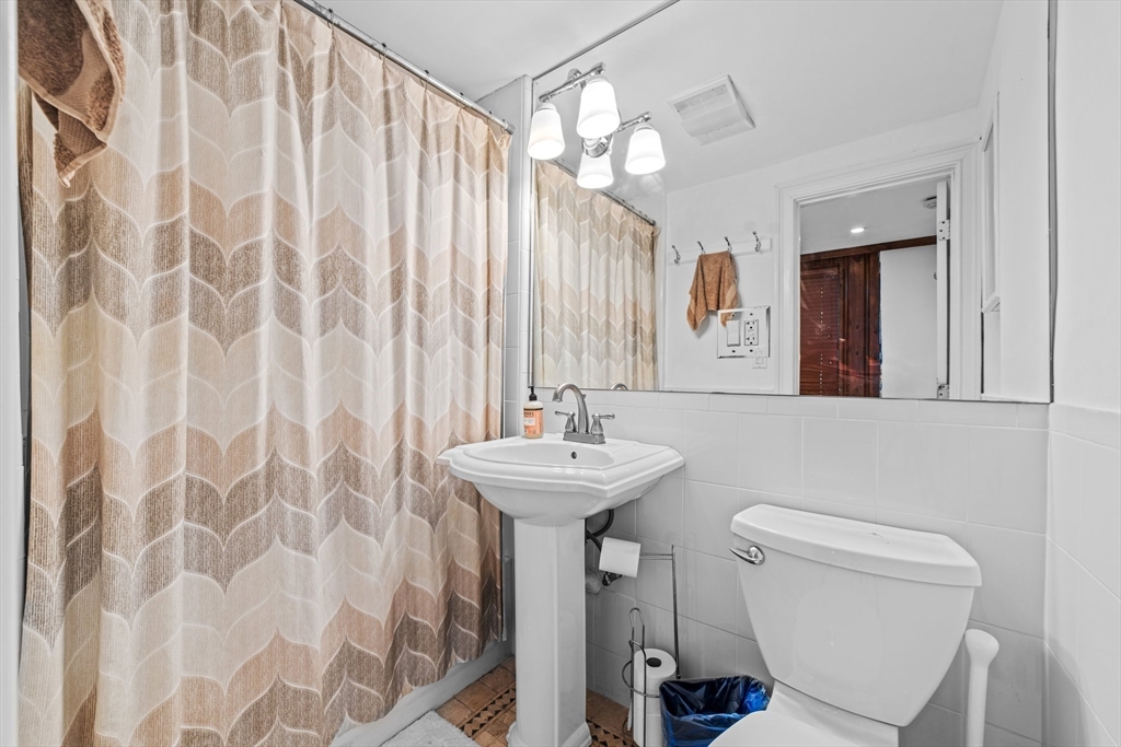 49 Charles St, Beacon Hill