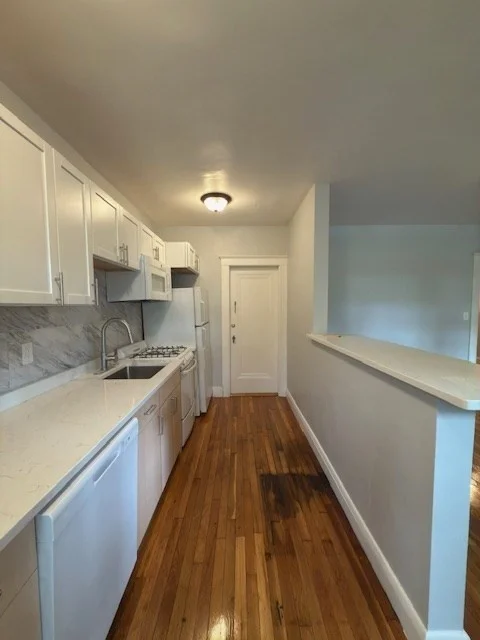 15 Ives, Beverly