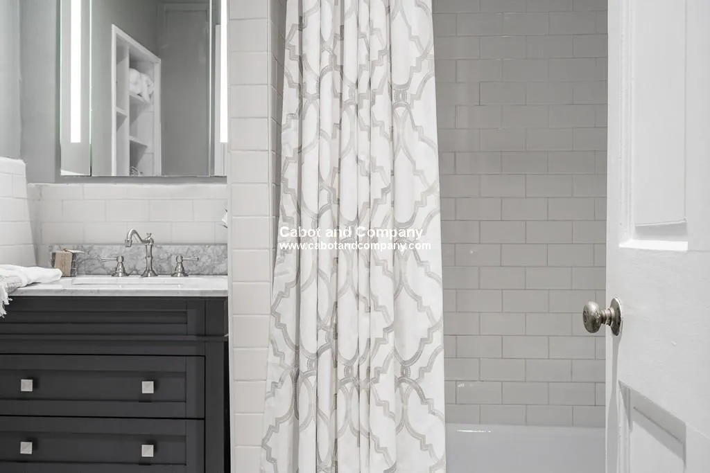 112 Pinckney St, Beacon Hill