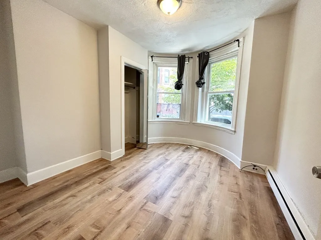 7 Warwick St, Mission Hill