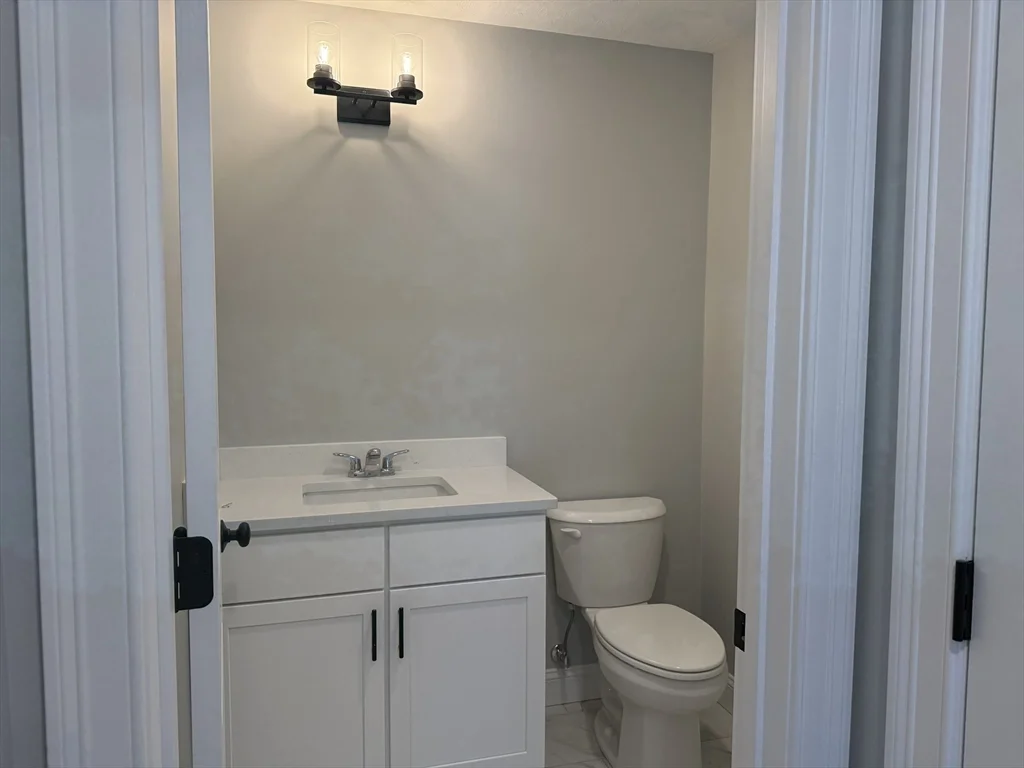 25 Kashmir's Way, Middleboro