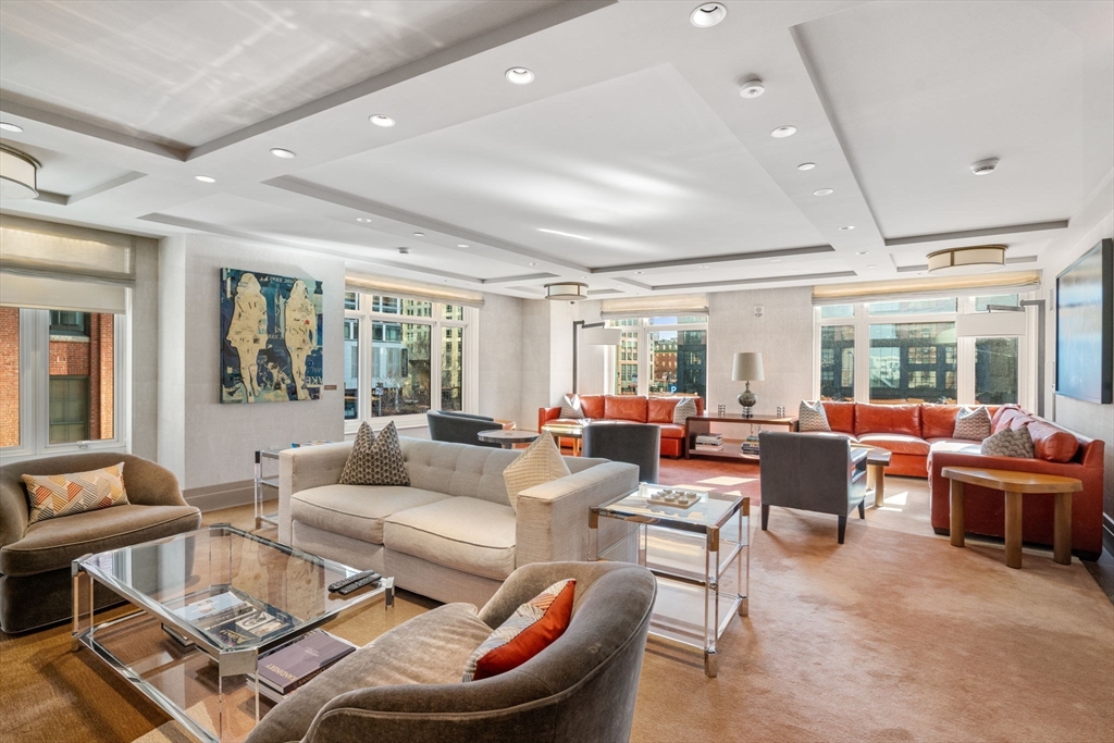 100 Lovejoy Wharf, Waterfront