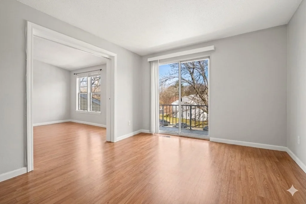 5 Thoreau Ct, Natick