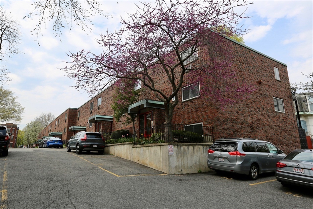 53 A Saint Paul St, Coolidge Corner