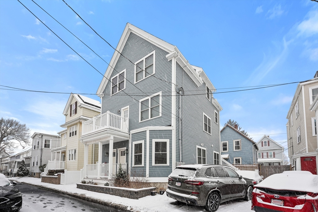 22 Henderson St, Magoun Square