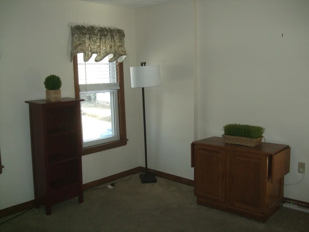 34 Moore Ave, Franklin