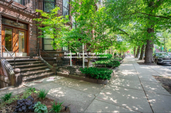 379 Commonwealth Ave, Back Bay