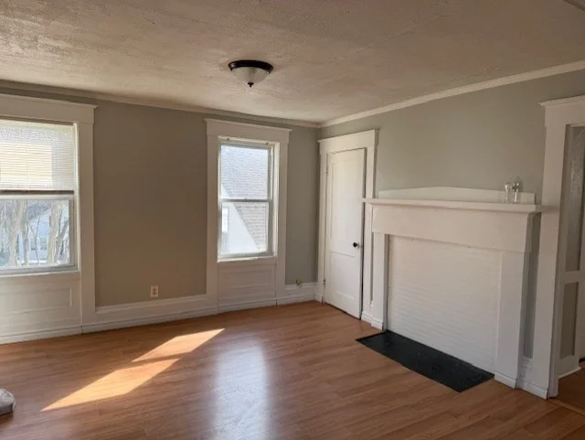 162 Hanover St, Fall River