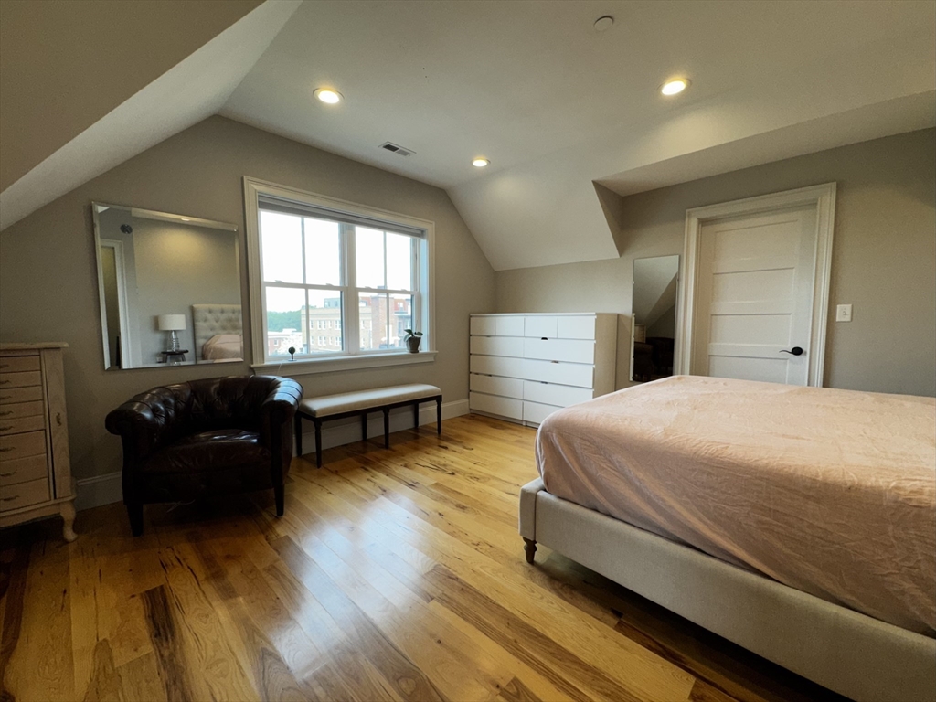 44 Evergreen St, Jamaica Plain