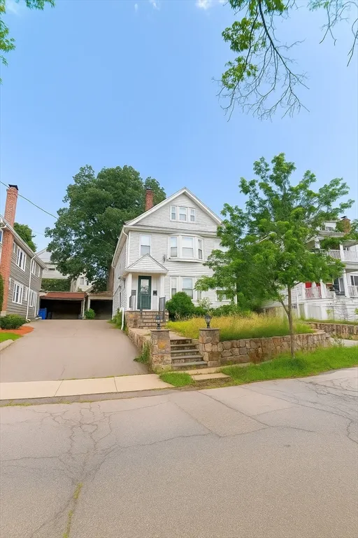 31 Gilbert Rd, Belmont