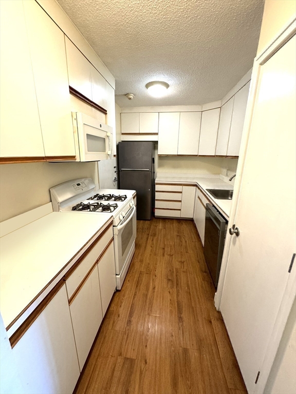 33 Pond Ave, Brookline Village