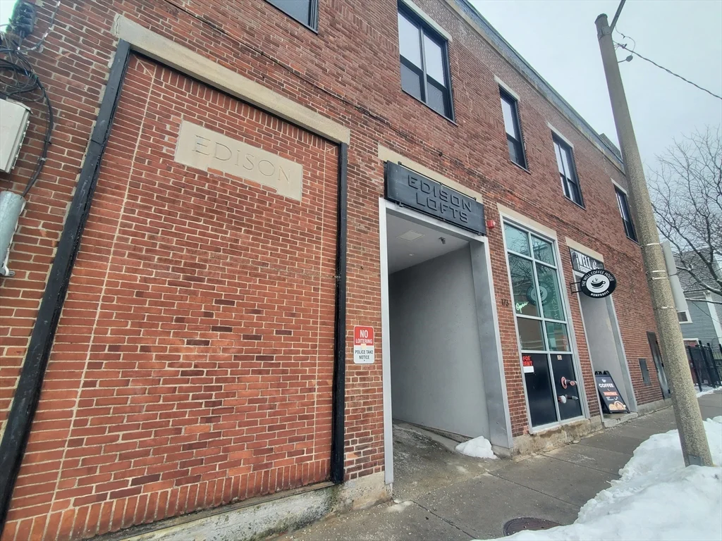 173 Border St, East Boston