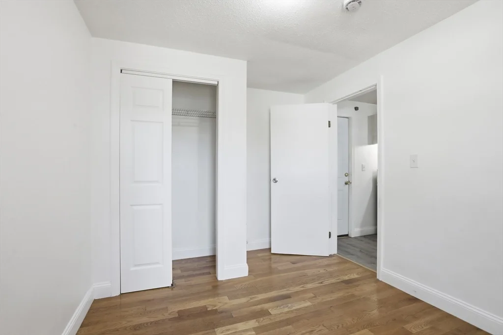 176 Ferry St, Everett