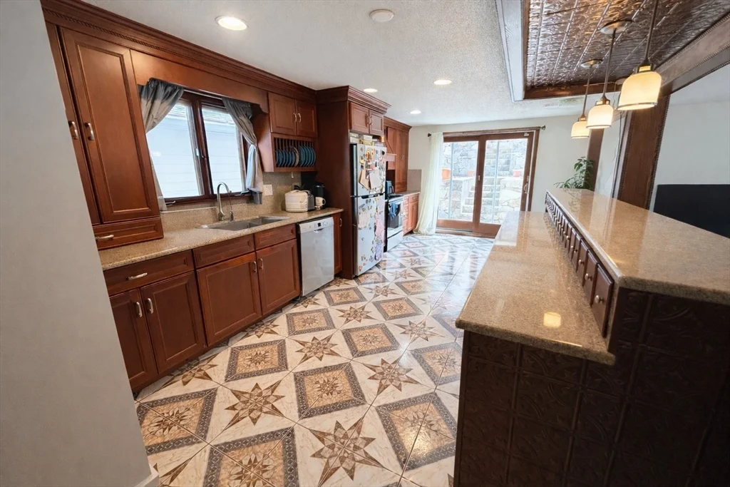 183 Forest St, Arlington