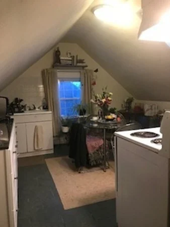 1899 Hyde Park Ave, Hyde Park