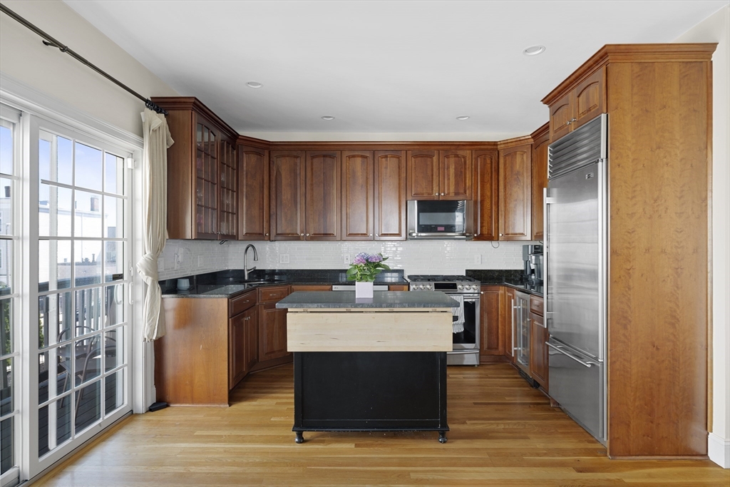 402 E 3rd St, South Boston