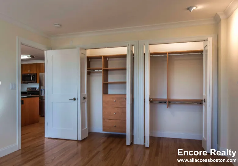 1443 Beacon St, Griggs Park