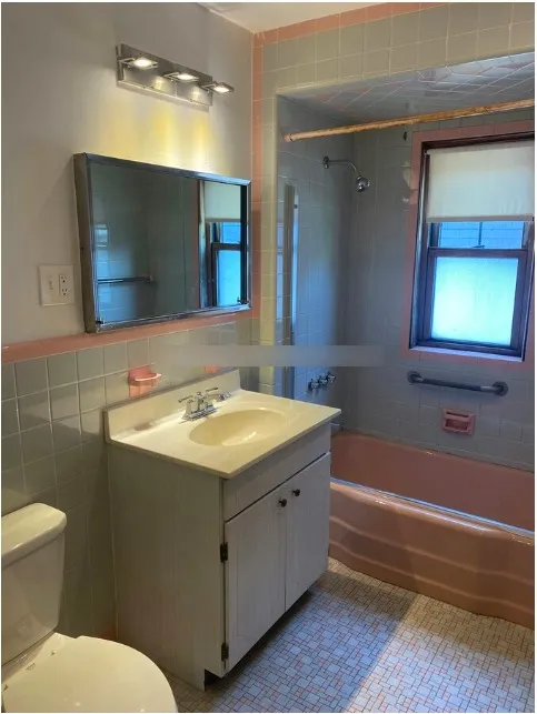 12 Upland Rd, West Somerville