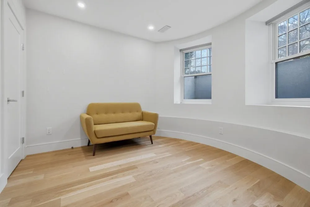 38 Englewood Ave, Brighton