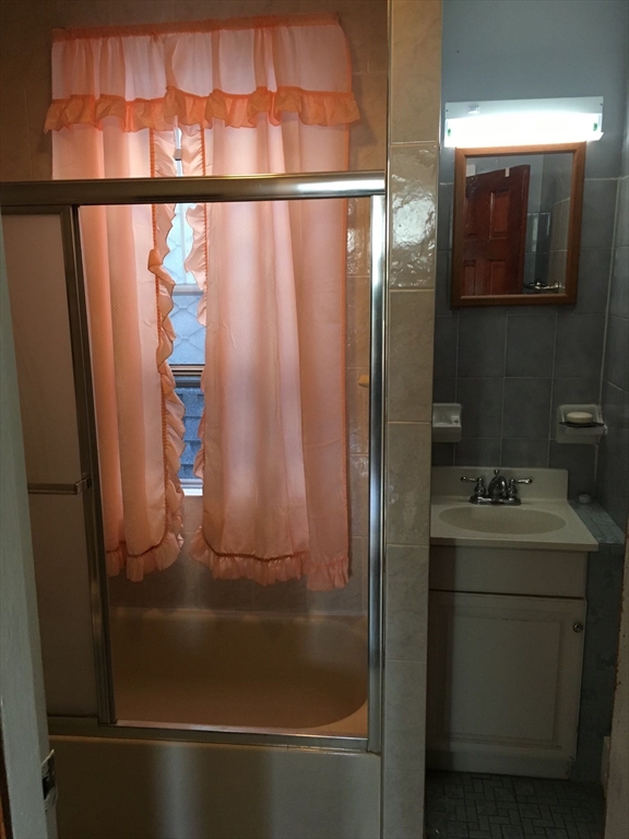 739 Parker St, Mission Hill