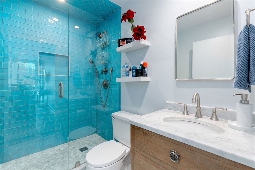 42 8th St, Charlestown