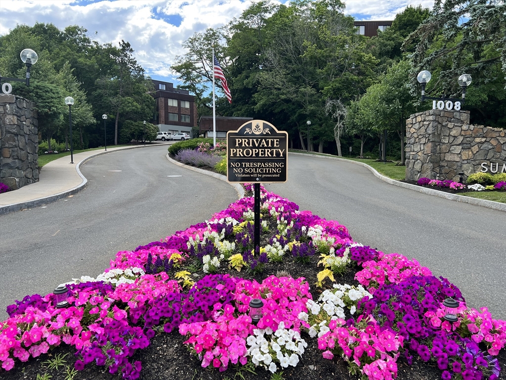 1006 Paradise Rd, Swampscott