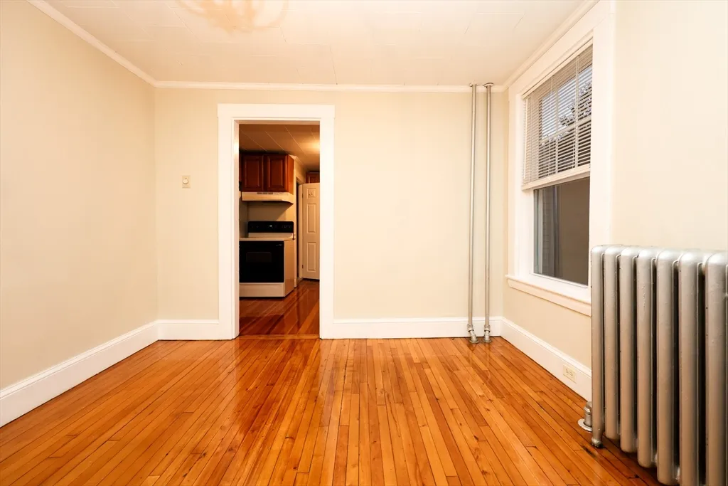 32 Sheppard Ave, Braintree