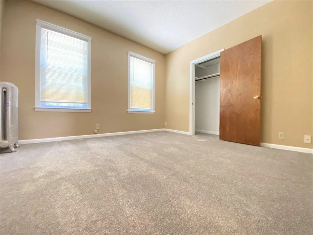 1 Overland St, Fitchburg