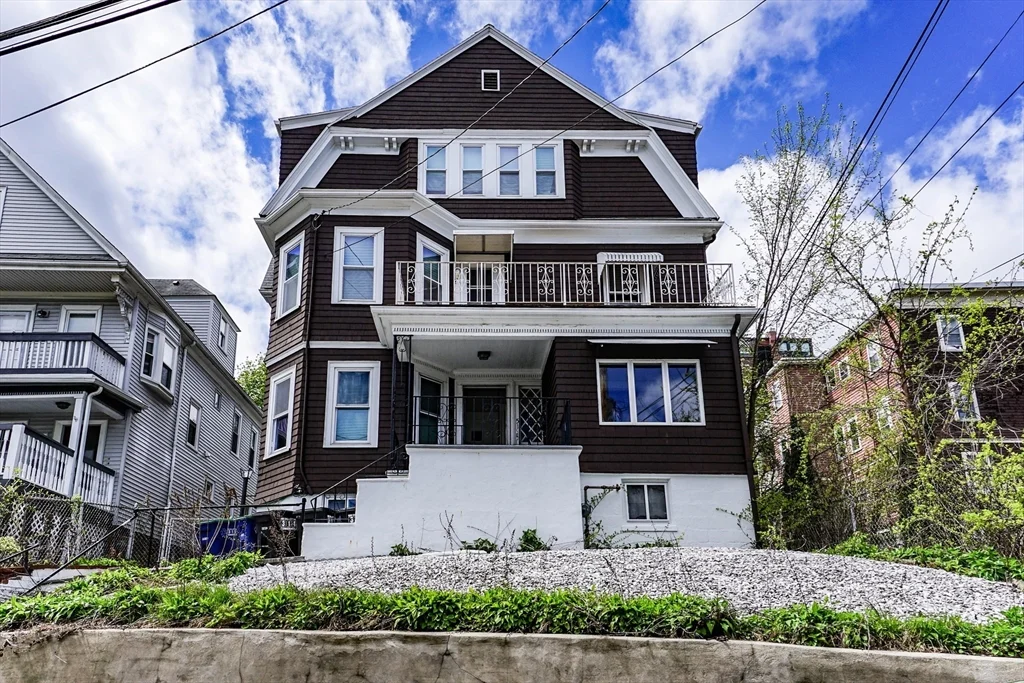 51 Main St, Winter Hill