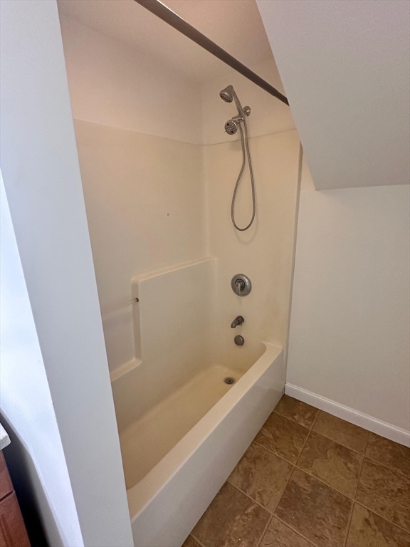 146 Hayden Rowe, Hopkinton