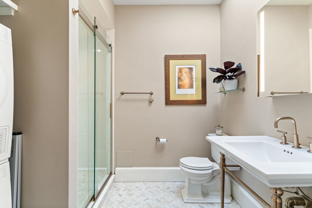 377 Commonwealth Ave, Back Bay