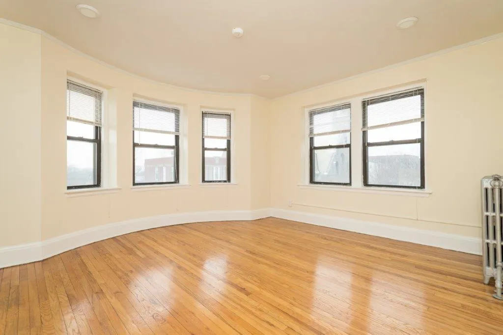 123 Highland Ave, Winter Hill