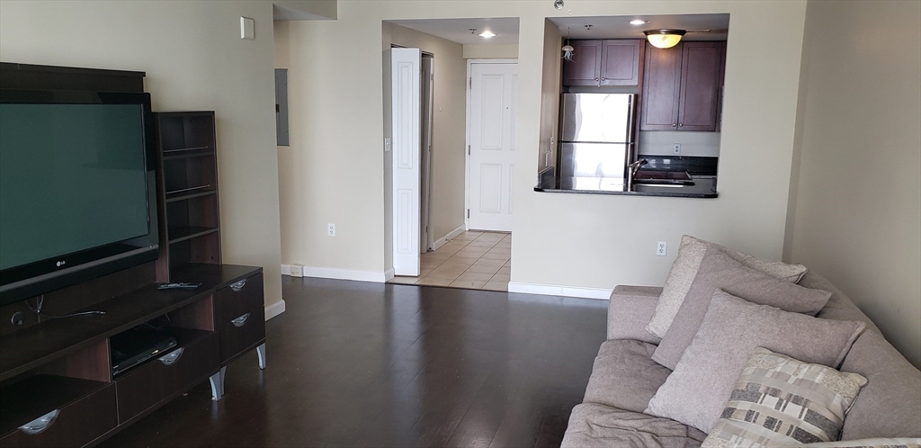 8 Museum Way, East Cambridge