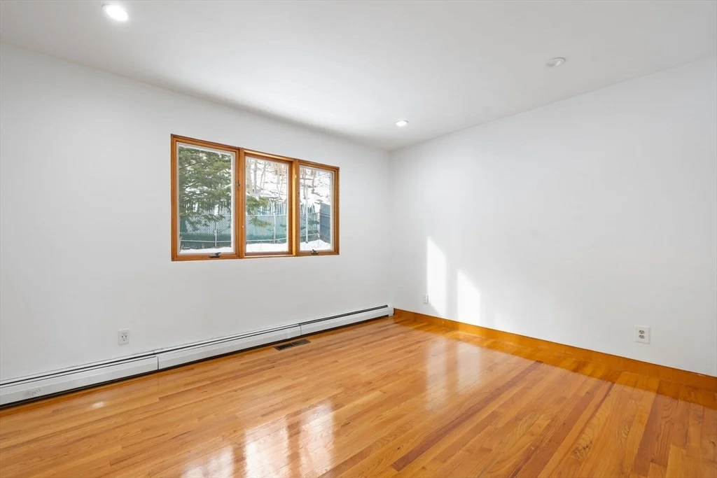 330 Cambridge St, Winchester