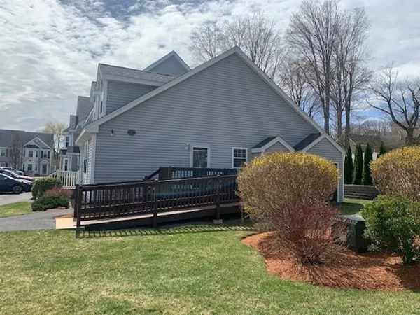 3 Merrimac Way, Tyngsborough